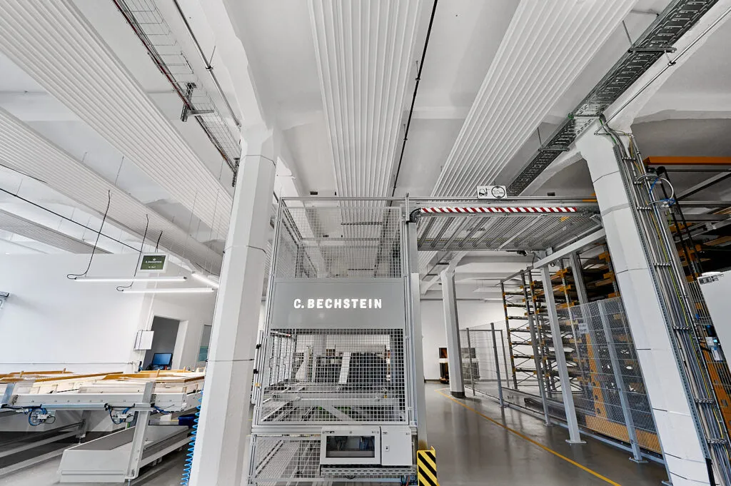 Industriefotografie bei Bechstein in Seifhennersdorf – Dokumentation der Zehnder‑Deckenheizung