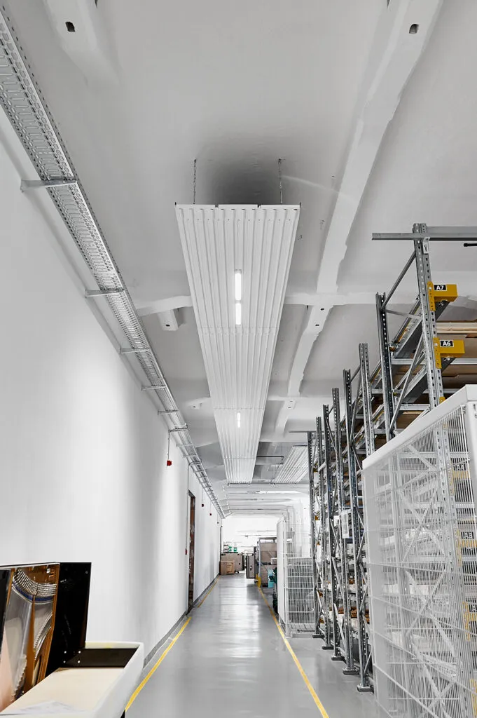 Industriefotografie bei Bechstein in Seifhennersdorf – Dokumentation der Zehnder‑Deckenheizung