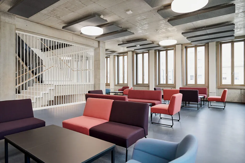 Architekturfotografie des neuen Lehr- und Laborgebäudes der HTW Dresden