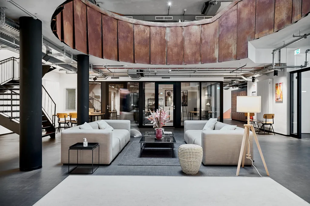 Architekturfotografie im District One Berlin – Umgang mit maximaler Raumfülle